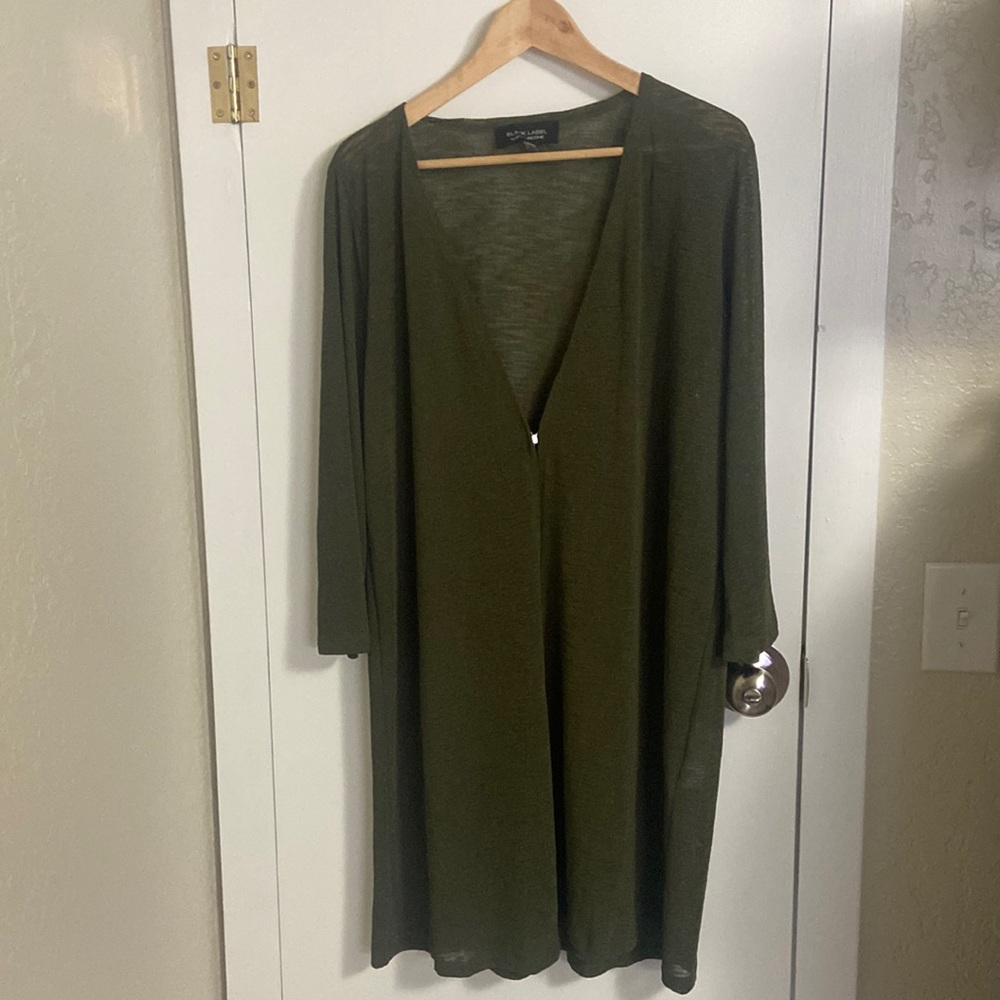 Black label sweater